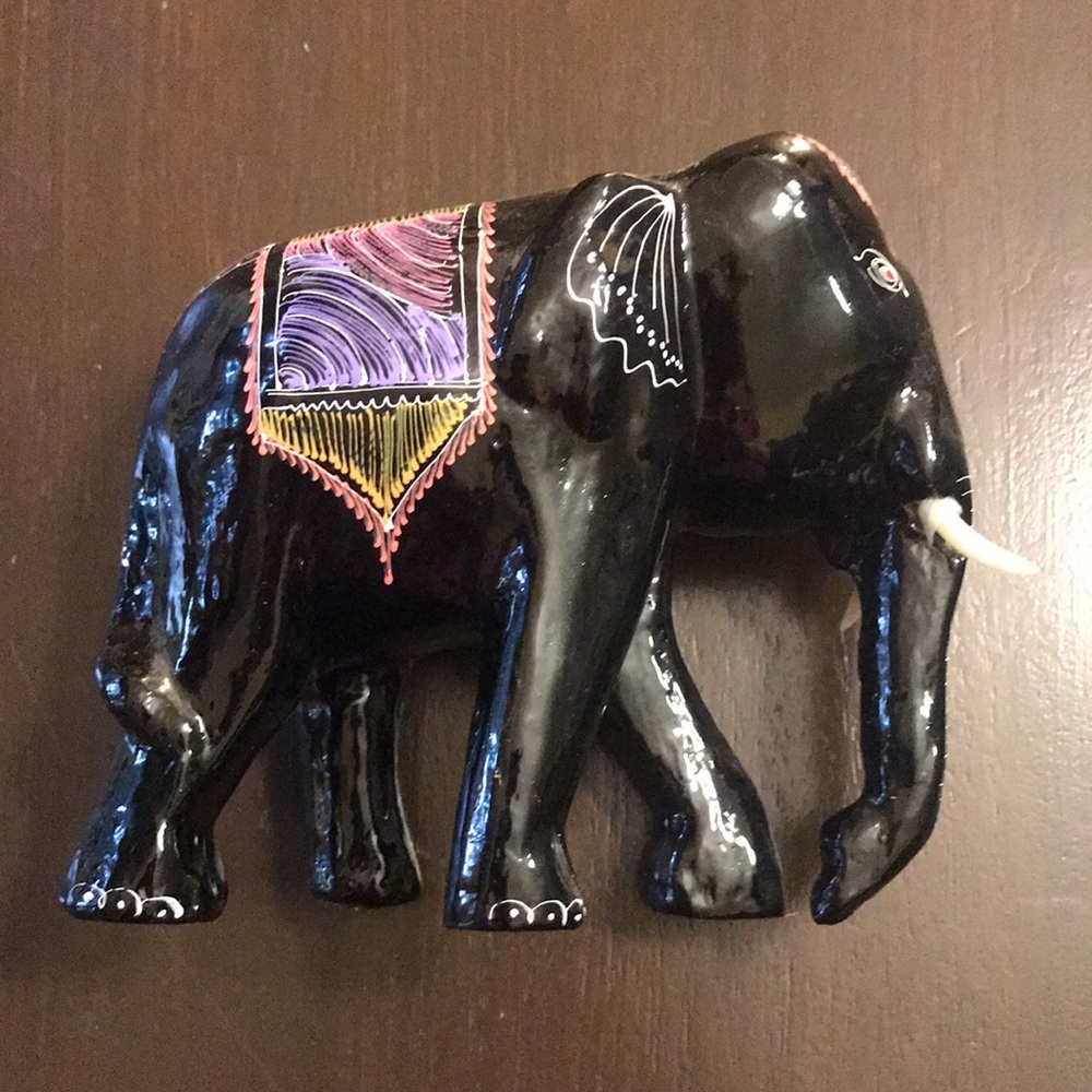 Hand Painted Black Lacquered Elephant - Picture 7 of 10